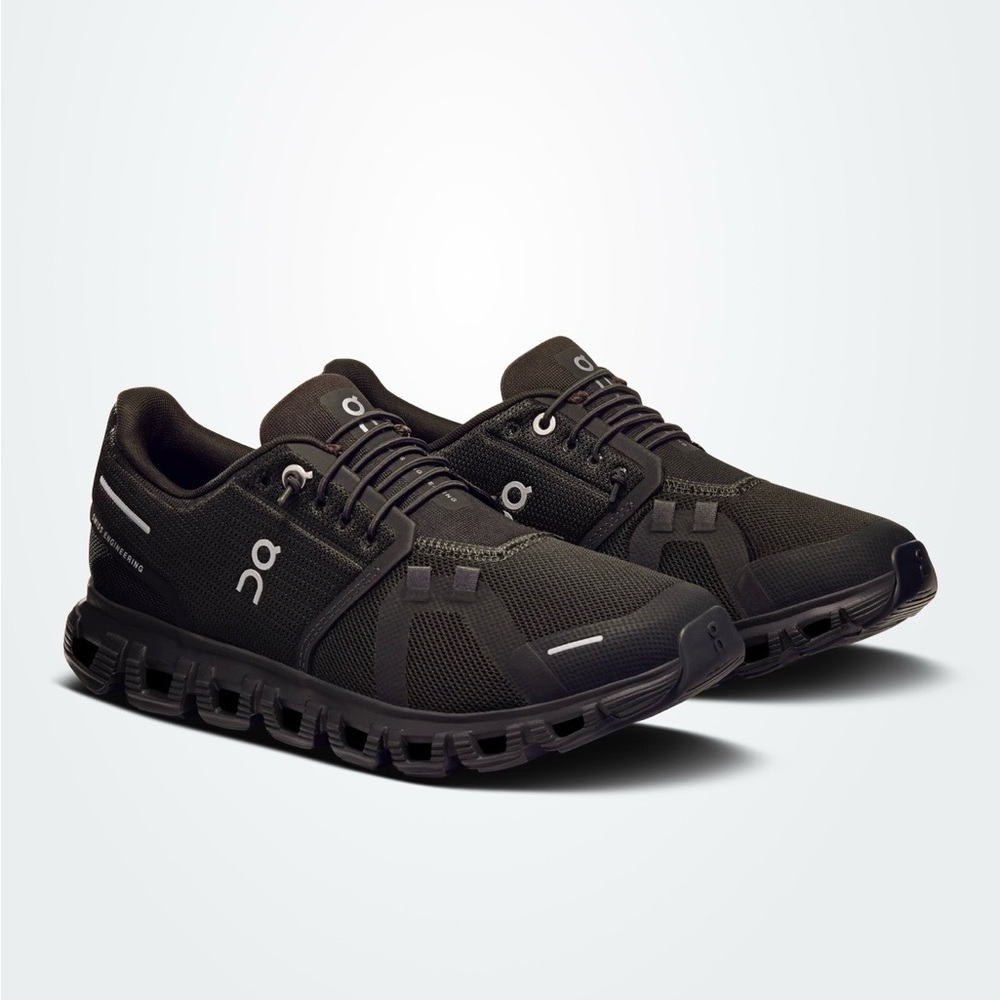 On Women's Black Cloudflow Lightweight Running Sneakers